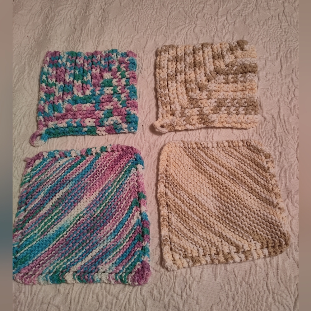 NWOT Set of 4 knitted kitchen cloths